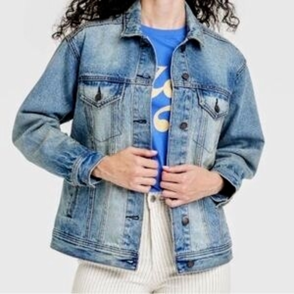 **Universal Thread** Distressed Denim Jacket. Size XXL